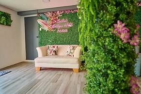 Central Boutique Hotel