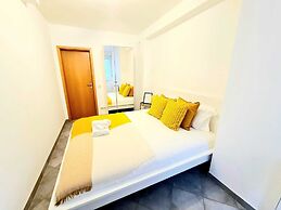 New 1 Bedroom Flat with Balcony & Garden