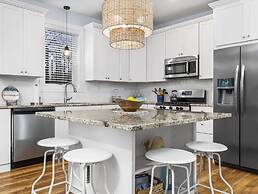 The Heart of TC 2BDR Condo Unit 115