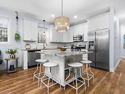 The Heart of TC 2BDR Condo Unit 115