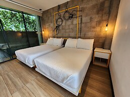 Bourbon Hostal