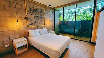Bourbon Hostal