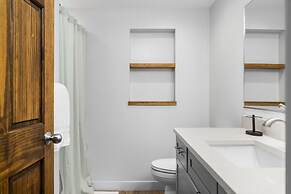 4BDR Retreat Downtown & East Bay 3191