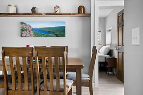 4BDR Retreat Downtown & East Bay 3191