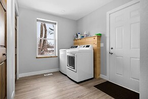 4BDR Retreat Downtown & East Bay 3191