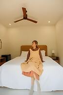 Taryn Tara Cafe And Stay