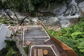 Taryn Tara Cafe And Stay