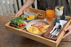 Taryn Tara Cafe And Stay