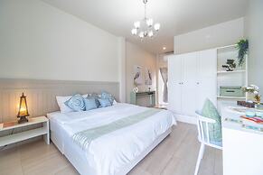 KW by Trava Boutique Hotel