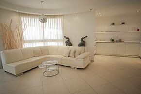 Red Sea View Apartment by Sea N' Rent