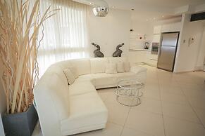 Red Sea View Apartment by Sea N' Rent