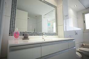 Red Sea View Apartment by Sea N' Rent