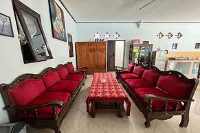 OYO 93785 Aero Kost Bu Lisa Syariah Near Pasar Tradisional Lawang