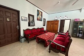 OYO 93785 Aero Kost Bu Lisa Syariah Near Pasar Tradisional Lawang