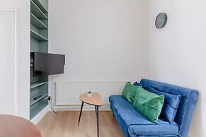 Central & Charmingly Curated 1BD Wifi Fulham
