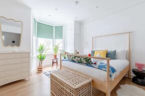 Central & Charmingly Curated 1BD Wifi Fulham