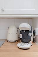 Central & Charmingly Curated 1BD Wifi Fulham