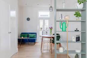 Central & Charmingly Curated 1BD Wifi Fulham