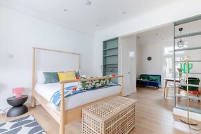 Central & Charmingly Curated 1BD Wifi Fulham