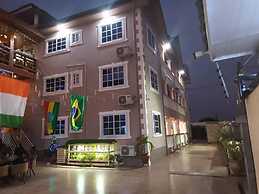 Dollys Villagio Apartments