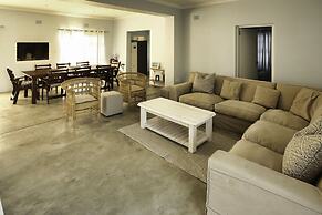 Sandy Feet Langebaan 8-sleeper