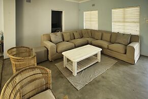 Sandy Feet Langebaan 8-sleeper