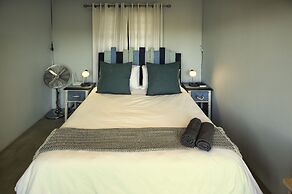 Sandy Feet Langebaan 8-sleeper