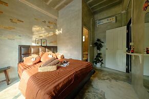 Rayong Pool Villa & Camping