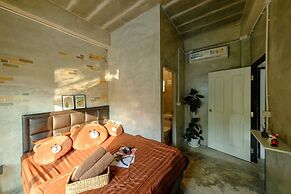 Rayong Pool Villa & Camping