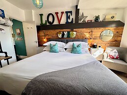Brightham House Boutique Bed & Breakfast