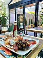 Brightham House Boutique Bed & Breakfast