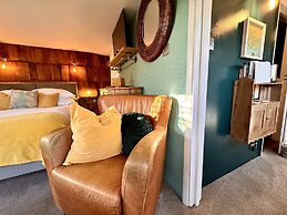 Brightham House Boutique Bed & Breakfast