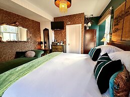 Brightham House Boutique Bed & Breakfast