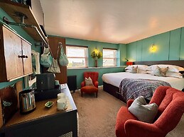 Brightham House Boutique Bed & Breakfast