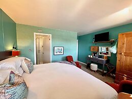 Brightham House Boutique Bed & Breakfast
