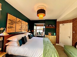 Brightham House Boutique Bed & Breakfast