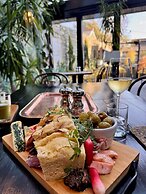 Brightham House Boutique Bed & Breakfast