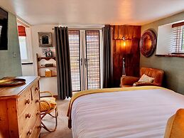 Brightham House Boutique Bed & Breakfast