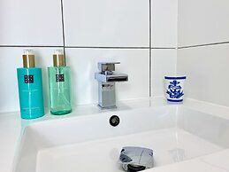 Brightham House Boutique Bed & Breakfast