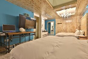 Hotel February Gimhae