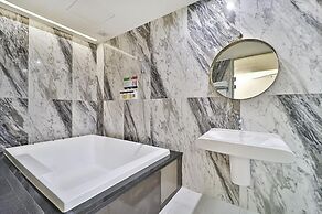 Hotel February Gimhae