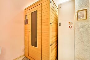 Hotel February Gimhae