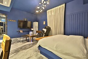 Hotel February Gimhae