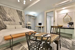 Hotel February Gimhae