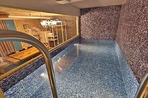 Hotel February Gimhae