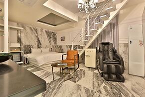 Hotel February Gimhae