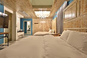 Hotel February Gimhae