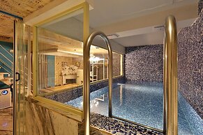 Hotel February Gimhae