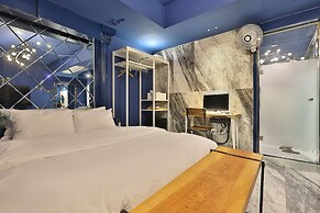 Hotel February Gimhae