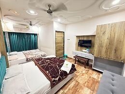 Hotel Raghuveera Palace